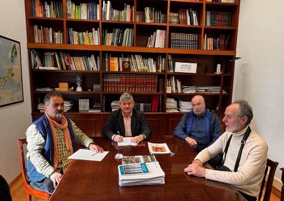 Imaxe da nova:Medio Rural reúnese con membros do Instituto Galego das Terras Comunitarias