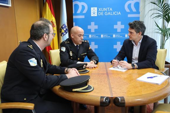 Imaxe da nova:Arias ofrécelle colaboración ao novo xefe da Unidade Adscrita de Lugo para seguir prestando o mellor servizo na provincia