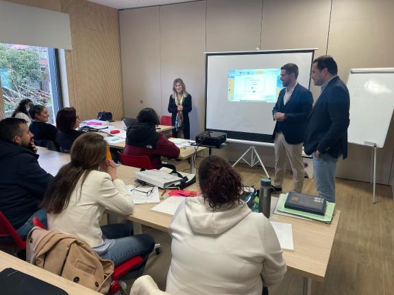 Imagen de la noticia:La Xunta avanza en la formación de las personas desempleadas dando prioridad a las especialidades más demandadas por el merc...