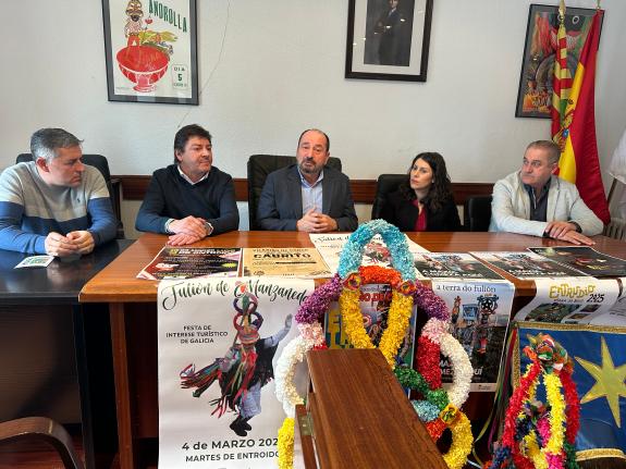 Imagen de la noticia:Turismo de Galicia apoyará la declaración de fiesta de interés turístico nacional para los entroidos de Viana do Bolo, Vilar...