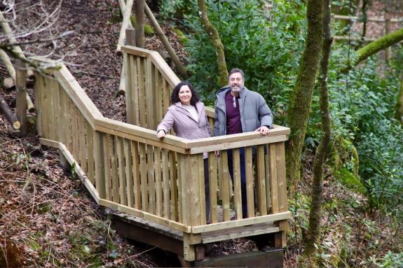 Imagen de la noticia:Belén do Campo destaca la inversión de 30.000 € en la mejora de la ruta de Batán de Mezonzo en Vilasantar con las ayudas de ...