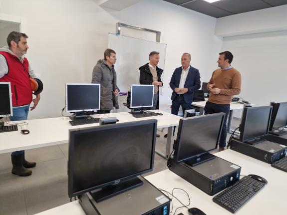 Imagen de la noticia:La Xunta invierte casi de 2,6 millones de euros en los cursos de acciones formativas para desempleados impartidos en la coma...