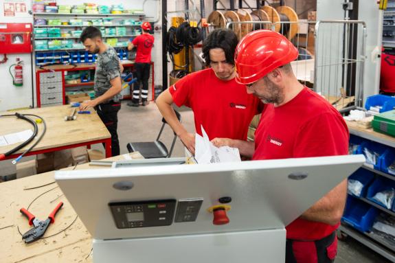 Imagen de la noticia:La Xunta recuerda que las ayudas a las unidades formativas en empresas para cualificar a personas desempleadas se pueden sol...