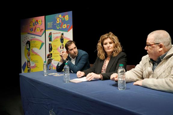 Imagen de la noticia:El Director de Industrias Culturales subraya el papel del festival singular de Narón en la profesionalización del monólogo c...