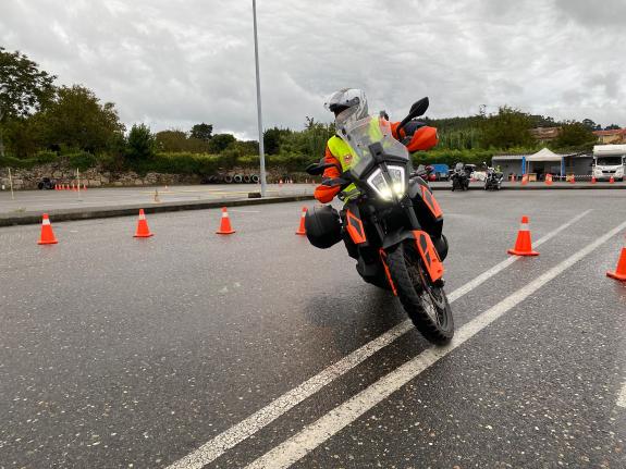 Imaxe da nova:A Xunta adxudica por máis de 151.000 euros o desenvolvemento de 32 cursos gratuítos de condución segura abertos a 640 motoristas