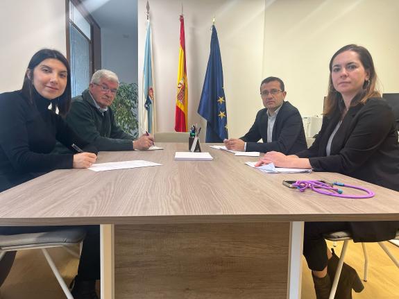 Imagen de la noticia:La Xunta aborda con la asociación de empresarios Seara de As Pontes el seguimiento de los proyectos industriales previstos p...