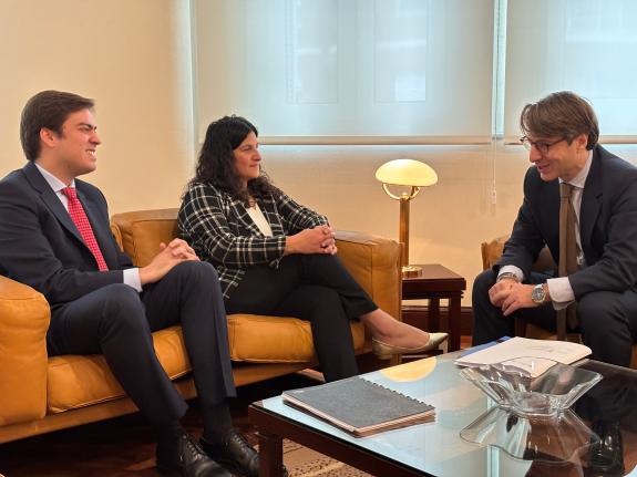 Imaxe da nova:Miguel Corgos reúnese coa conselleira para Asuntos Económicos da Embaixada de Estados Unidos en España