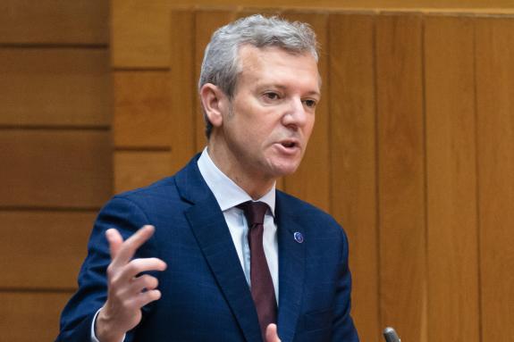 Imagen de la noticia:Rueda señala que el reparto de la deuda autonómica entre todos los españoles supondrá que cada gallego deba pagar 220 euros ...