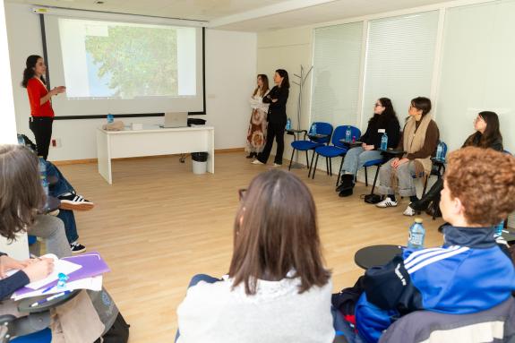 Imaxe da nova:A Axencia de Protección da Legalidade Urbanística abre as súas portas aos alumnos do IES Plurilingüe de Ames para incentivar a conc...