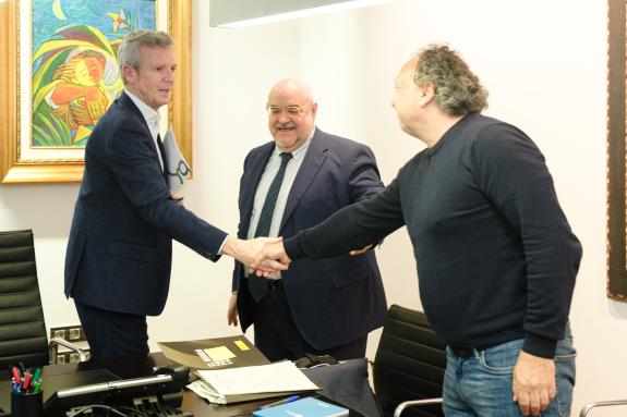 Imaxe da nova:Rueda recibe a Amnistía Internacional e traslada os avances da Xunta nos eidos de traballo da ONG