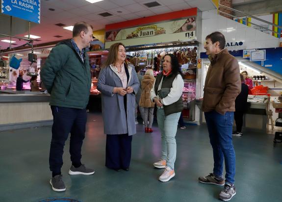 Imagen de la noticia:Ana Ortiz destaca las nuevas ayudas para potenciar las plazas de abastos con una convocatoria de 3,3 millones y la certifica...