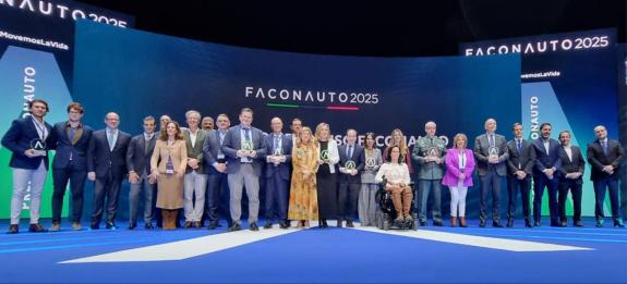 Imaxe da nova:Lorenzana recolle o ‘Premio Compromiso’ que Faconauto outorga á Xunta de Galicia polo programa ‘Renova o teu vehículo’