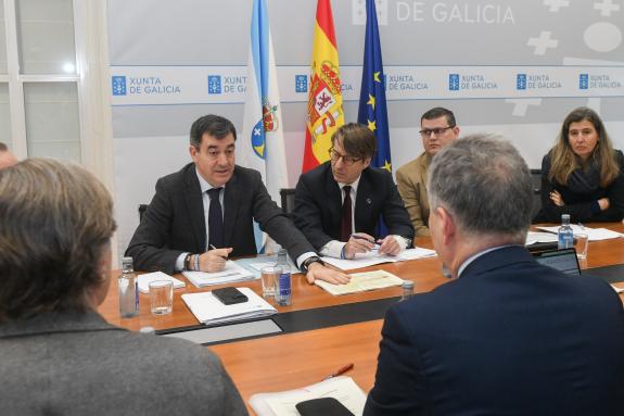 Imagen de la noticia:Xunta y UDC acuerdan crear un grupo de trabajo para elaborar un plan de equilibrio financiero