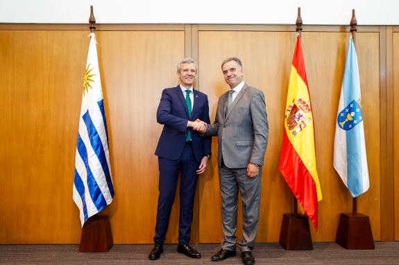 Imagen de la noticia:Rueda mantiene un encuentro con el presidente del Uruguay para estrechar lazos entre los dos territorios