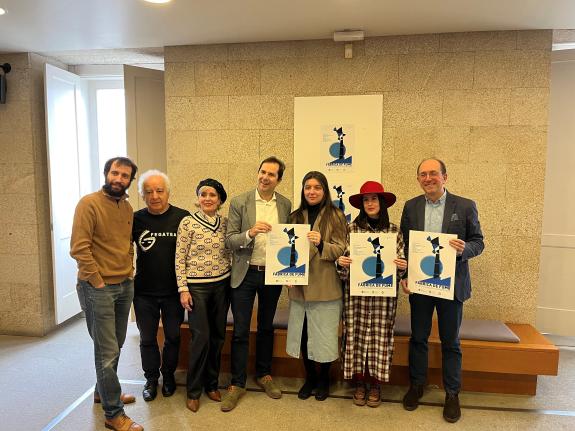 Imaxe da nova:O Centro Dramático galego coproduce o espectáculo de teatro comunitario ‘Fábrica de fume’ inspirado na historia de Sargadelos