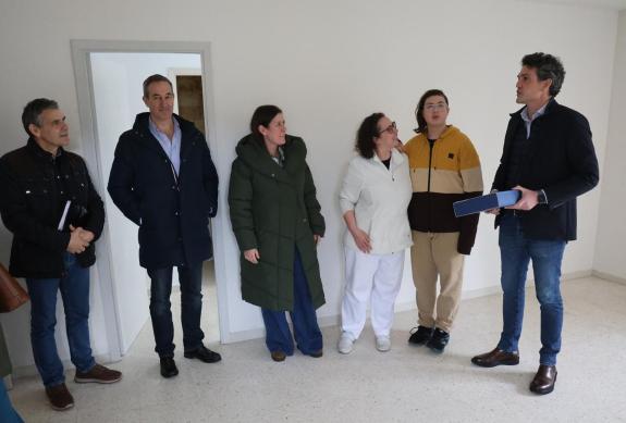 Imaxe da nova:A Xunta entrega dúas vivendas de promoción pública na urbanización Río Cobo de San Cibrao, en Cervo