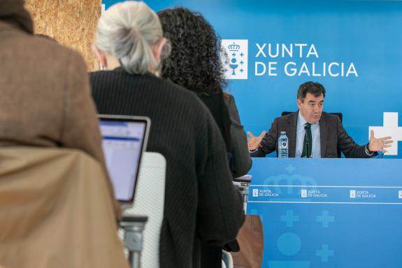 Imagen de la noticia:Román Rodríguez avanza ante el Consello Escolar de Galicia la revisión y actualización del programa e-Dixgal para adecuarlo ...