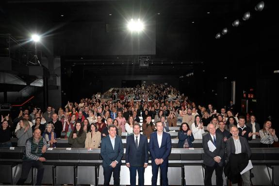 Imaxe da nova:A Xunta gaba o labor do profesorado e comprométese a seguir prestixiando a profesión docente