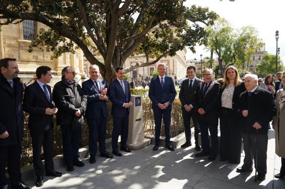 Imaxe da nova:Rueda descubre un novo monolito do Camiño de Santiago en Sevilla