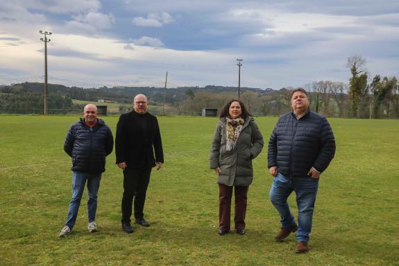Imagen de la noticia:La Xunta impulsa la renovación de la iluminación de los campos de fútbol de Ponte Carreira y de Abellá con una inversión de ...