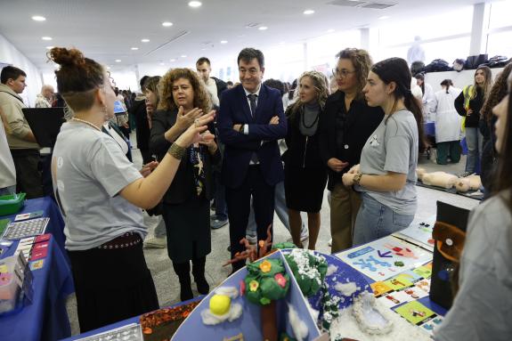Imagen de la noticia:Román Rodríguez destaca las Jornadas de Orientación de Ferrol como una oportunidad para informar al alumnado de las opciones...