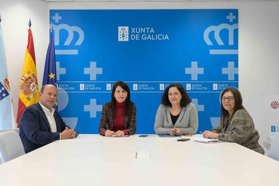 Imaxe da nova:A conselleira María M. Allegue mantén unha reunión de traballo co alcalde de Vilarmaior