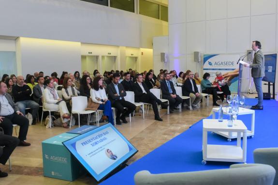 Imaxe da nova:A Xunta pon en valor o papel dos profesionais nos novos modelos de coidados e atención sociosanitaria