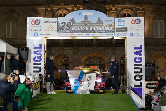 Imaxe da nova:Diego Calvo asiste á cerimonia de saída da 29ª edición do Rally da Coruña