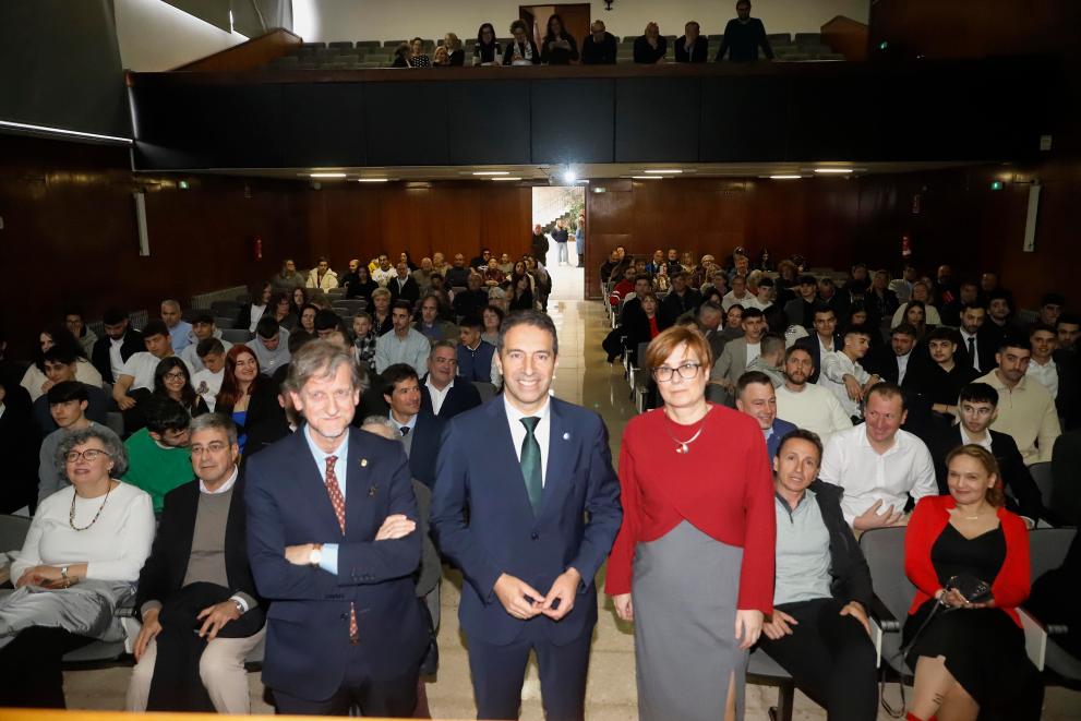 Imaxe 3 de 3 asociada á nova