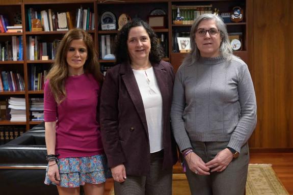 Imagen de la noticia:Belén do Campo destaca la labor social de la Asociación de Familiares de Enfermos de Alzhéimer de A Coruña