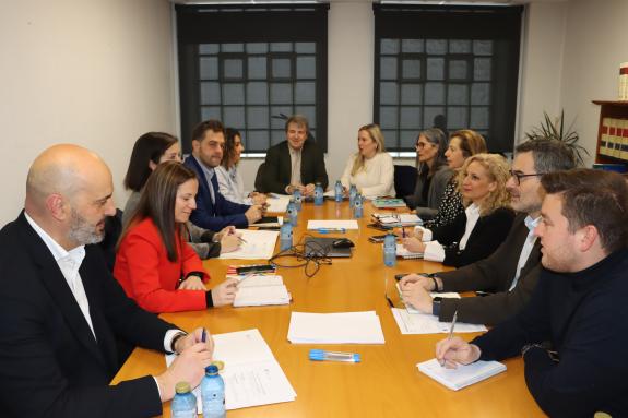 Imaxe da nova:Manuel Pardo preside a Comisión Territorial da Xunta, por primeira vez, na Dirección Territorial da Consellería de Educación, Cienc...