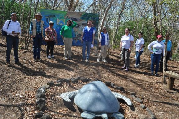 Imaxe da nova:O director xeral de Relacións Exteriores e coa UE visita os proxectos financiados pola cooperación galega en Honduras