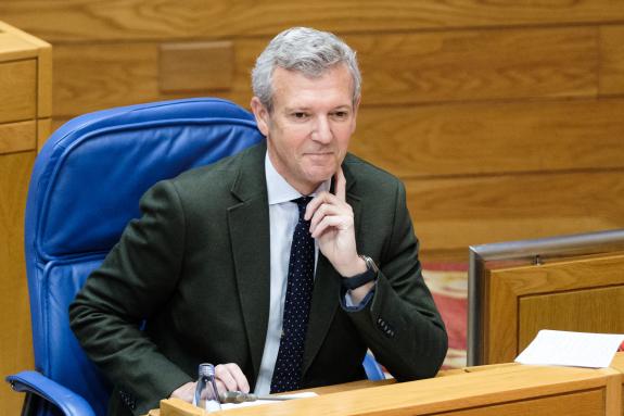 Imagen de la noticia:Rueda responde en el Pleno las preguntas de los grupos parlamentarios