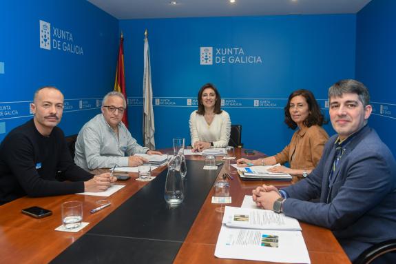 Imagen de la noticia:Ángeles Vázquez y el alcalde de Muíños evalúan vías de colaboración para mejorar los servicios de saneamiento y abastecimien...