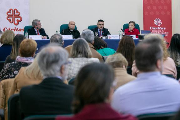 Imagen de la noticia: La Xunta ensalza la labor de Cáritas a favor de la inserción sociolaboral de las personas con más dificultades para encontr...