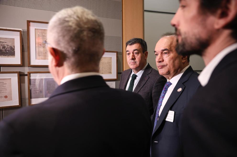 Imaxe 4 de 9 asociada á nova