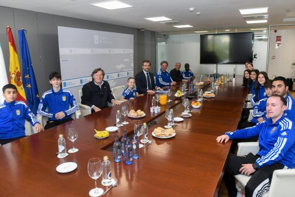 Imaxe da nova:A Xunta felicita o club de taekwondo Natural Sport de Ribeira polos numerosos triunfos da tempada