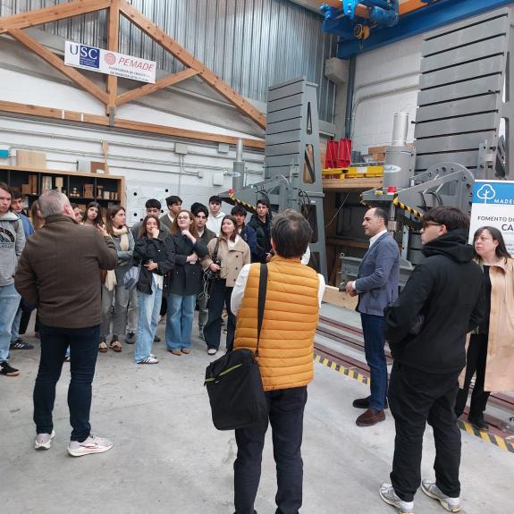 Imagen de la noticia:La Xunta promueve diversas jornadas formativas para estudiantes y profesionales de la industria forestal y la construcción e...