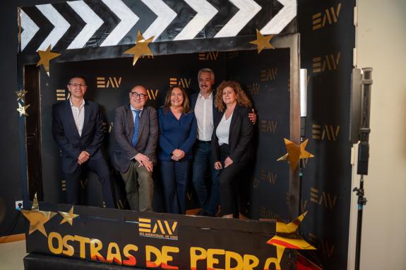 Imaxe da nova:Ana Ortiz e Eugenia Pérez asisten á IX gala dos Premios Ostras de Pedra do CIFP Audiovisual de Vigo