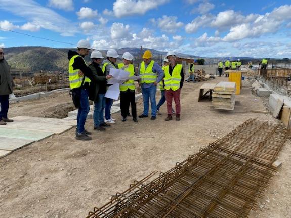 Imagen de la noticia:La Xunta comprueba el avance de las obras de la futura residencia de mayores de A Teixeira