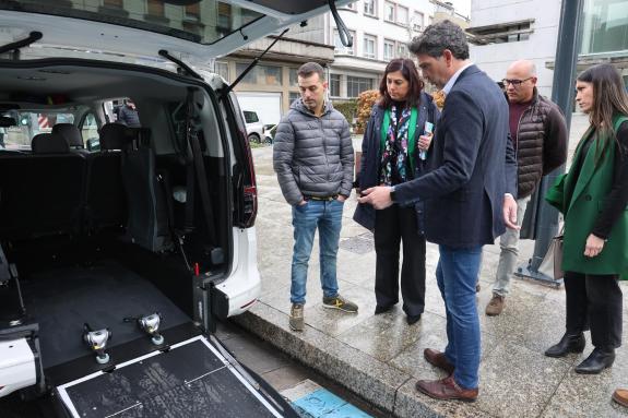 Imagen de la noticia:La Xunta concede 18 ayudas en el ayuntamiento de Lugo para la compra de taxis adaptados, de bajas emisiones o eléctricos
