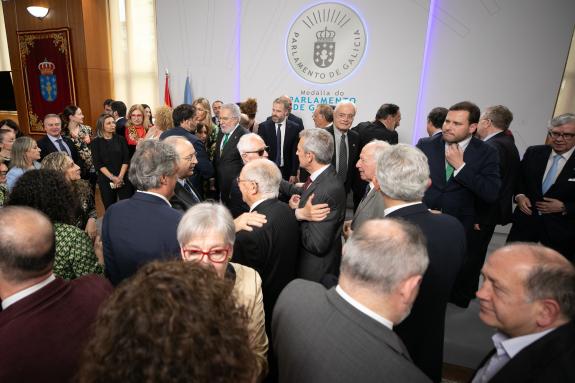 Imagen de la noticia:Rueda apela ao consenso, á cultura e ao orgullo galego na entrega das Medallas do Parlamento de Galicia