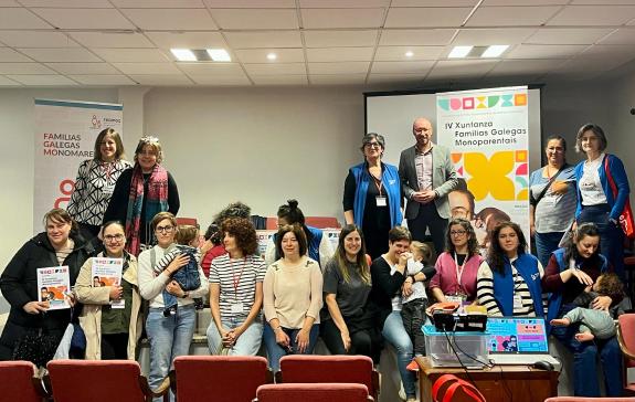 Imaxe da nova:A Xunta sinala que máis de 6.000 familias monoparentais dispoñen xa do seu certificado oficial para acceder ás vantaxes