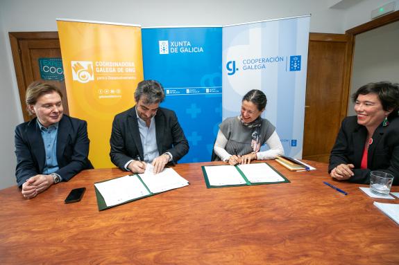 Imaxe da nova:A Xunta renova o convenio coa coordinadora galega de ONGD co obxectivo de fortalecer as entidades de cooperación de Galicia