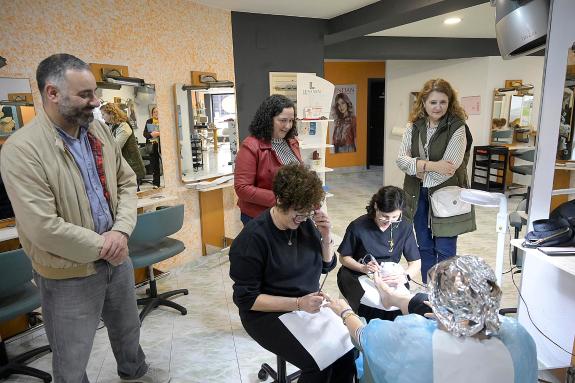 Imaxe da nova:Belén do Campo visita os  tres cursos AFD da Academia Anxela que contan cun apoio da Xunta de case 100.000 €