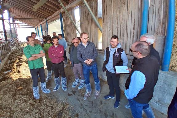 Imaxe da nova:Produtores galegos intercambian coñecementos co sector lácteo austríaco nunha viaxe promovida pola Xunta
