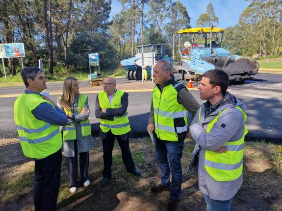 Imagen de la noticia:La Xunta invierte 3 millones de euros en la reparación del firme de cerca de 50 kilómetros de 11 carreteras autonómicas