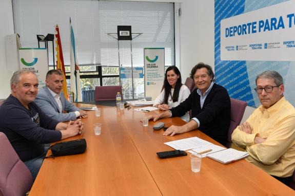 Imaxe da nova:O secretario xeral para o Deporte reúnese co presidente da Federación Galega de Piragüismo