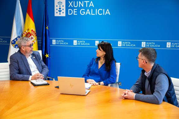 Imagen de la noticia:La conselleira María M. Allegue mantiene una reunión con el alcalde de Ames