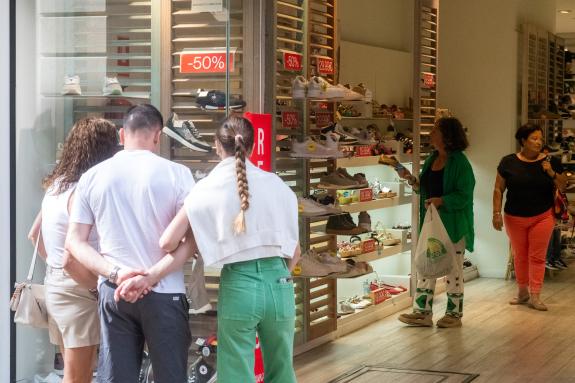 Imagen de la noticia:La Xunta lanza la iniciativa ´Localízate! No teu comercio local´para acercar el comercio de proximidad a la juventud